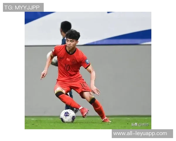 U16国足角球混战进球被判无效裁判未响哨引发争议